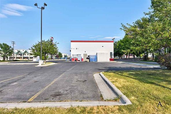 Former Dairy Queen Building : 2850 N Montana Ave, Helena, MT 59601